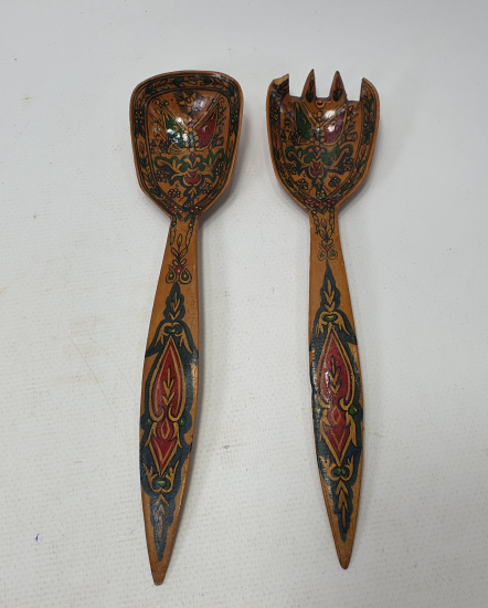 ÜZERİNDE OSMANLI DEVLER ARMASI VE OSMANLICA YAZI BULUNAN AHŞAP ÇATAL KAŞIK