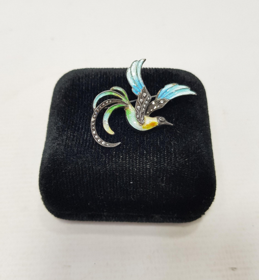 KUŞ FORMLU MİNELİ GÜMÜŞ BROŞ 