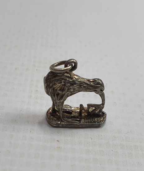 GÜMÜŞTEN MAMUL SU KUŞU FORMUNDA KOLYE UCU