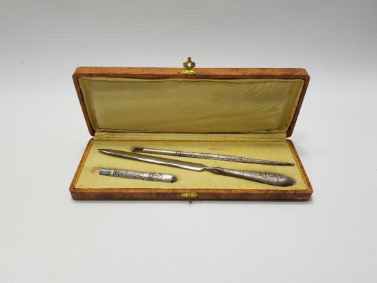 KUTUSUNDA ART DECO GÜMÜŞ YAZI SETİ 