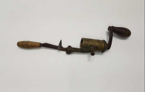 OSMANLIDA AVCILIK; FİŞEK SIKIŞTIRMA ALETİ 