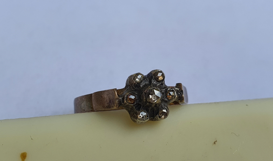 ELMAS TAŞLI ÖZEL YAPIM PAPATYA YÜZÜK