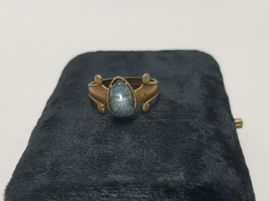 1940'LARDAN NADİR FORMDA YÜZÜK 