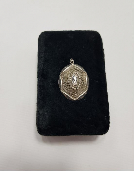 OSMANLI DÖNEMİ VAV HARFLERİYLE SÜSLÜ SAVATLI GÜMÜŞ KOLYE UCU 