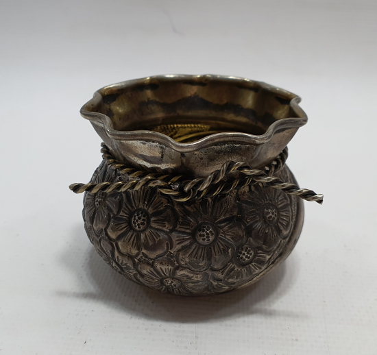 ALTIN VERMEYLİ VE FİYONKLU GÜMÜŞ ŞEKERLİK