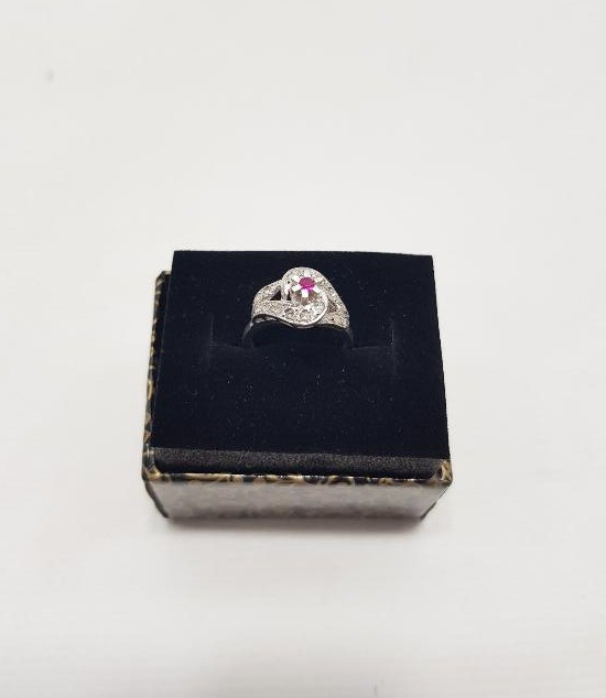 YAKUT TAŞLI PIRLANTA YÜZÜK