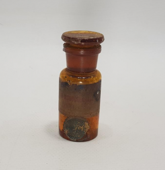 CONSTANTINOPLE İLAÇ ŞİŞESİ