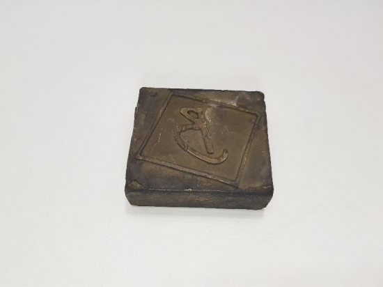 ÜZERİNDE B HARFİ BULUNAN BRONZ BASKI KALIBI 