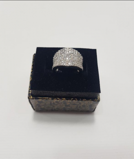 ZİRKON TAŞLARLA SÜSLÜ GÜMÜŞ YÜZÜK 