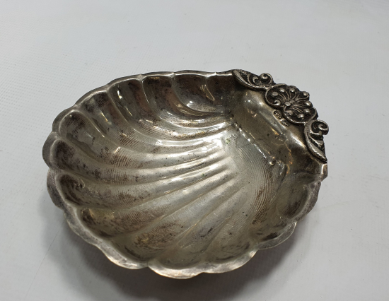 DENİZ KABUĞU FORMUNDA GÜMÜŞ İKRAMLIK