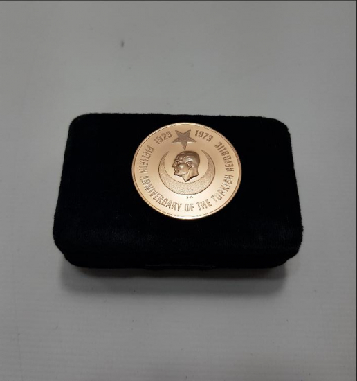 1973 ATATÜRK YURTTA SULH CİHANDA SULH MADALYON 