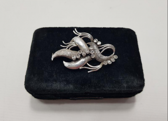 ELMAS TAŞLARLA SÜSLÜ GÜMÜŞ BROŞ 