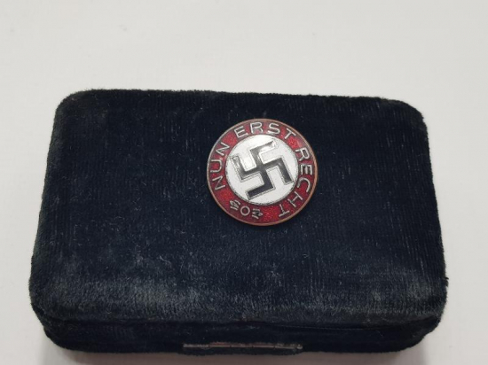 NUN ERST RECHT YAZILI MİNELİ NAZİ ROZETİ 