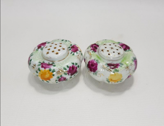 OSMANLI DÖNEMİ BİR ÇİFT EL BOYAMA PORSELEN TUZLUK BAHARATLIK 