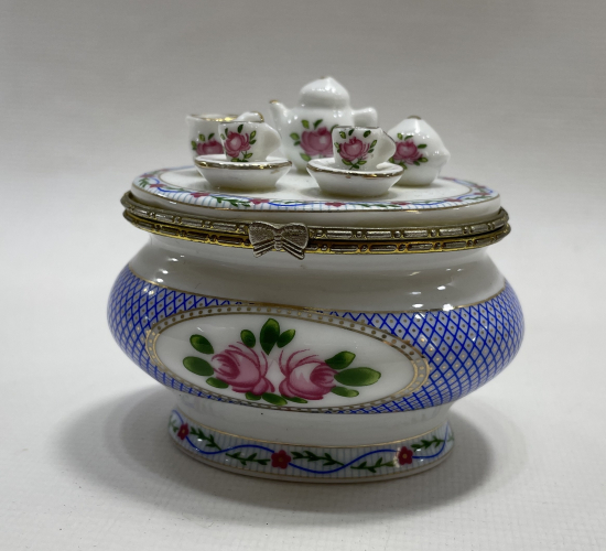 NADİR FORMDA EL BOYAMA PORSELEN ŞEKERLİK