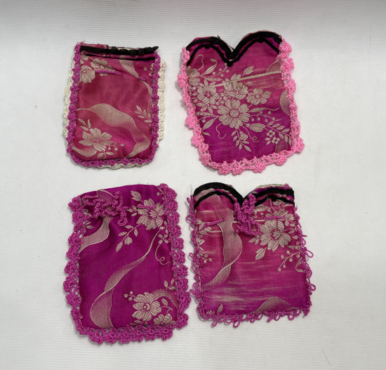 OSMANLI DÖNEMİ ELMASİYE KUMAŞTAN YAPILMIŞ 4 ADET KESE