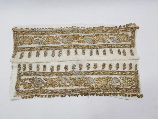 OSMANLI DÖNEMİ GÜMÜŞ VE ALTIN SIRMA İŞÇİLİKLİ YAĞLIK 