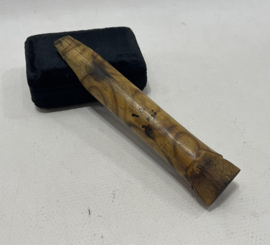 ÜZERİ OSMANLICA YAZILI KARGIDAN MAMUL HAT KALEMİ