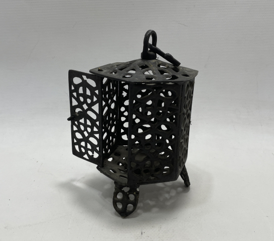 NADİR FORMDA BRONZ MUMLUK