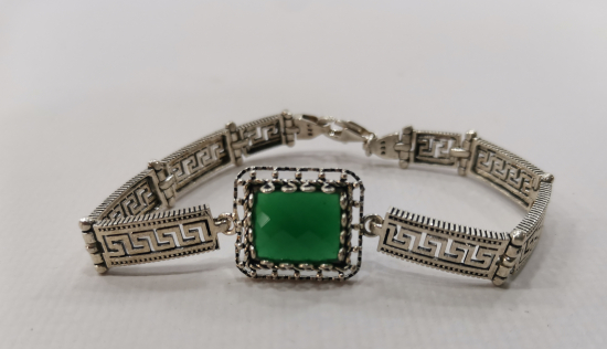 ÜZERİ TAŞLI GÜMÜŞ BİLEKLİK