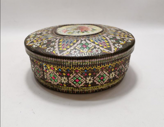 ANTİKA MİNELİ TENEKE KUTU 