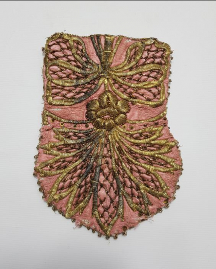 OSMANLI DÖNEMİ İPEK ATLAS ÜZERİ ALTIN SIRMA İŞLEMELİ PARA KESESİ 