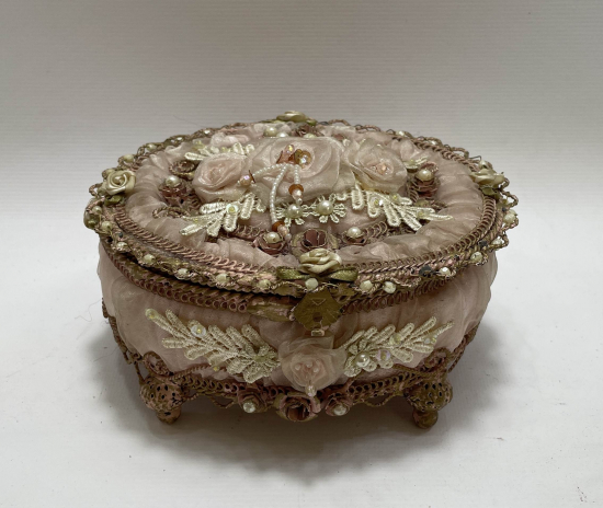 1900 BAŞLARI DUVAKLI MÜCEVHER KUTUSU