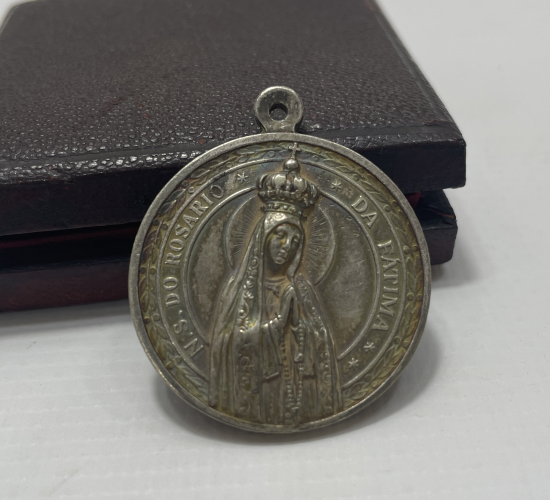 ORJİNAL KUTUSUNDA ROSARİO DA FATIMA GÜMÜŞ MADALYON