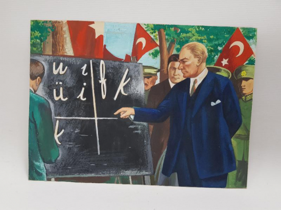 ATATÜRK HARF İNKILABINDA YENİ HARFLERİ TANITIRKEN RESİM 