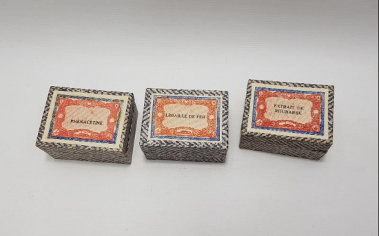 CUMHURİYET İLK DÖNEM ECZA KUTULARI 