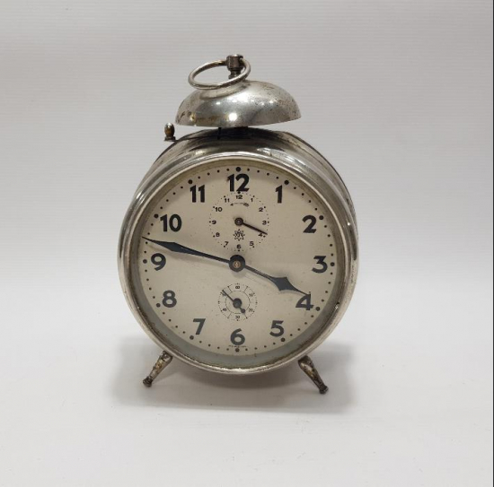 JUNGHANS MASA SAATİ 