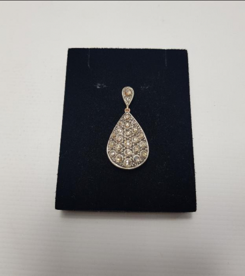 BÜYÜK PIRLANTALARLA BEZELİ KOLYE UCU 