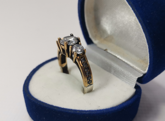 ÜÇ TAŞ GÜMÜŞ YÜZÜK