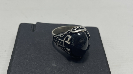 İKİ YANINDA MÜSENNA VAV BULUNAN GÜMÜŞ YÜZÜK