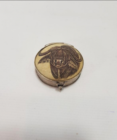 ÜZERİ BUFALO RESİMLİ GÜMÜŞ ENFİYE KUTUSU