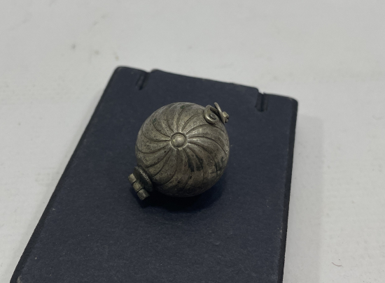 OSMANLI DÖNEMİ ÇARKI FELEK MOTİFLİ GÜMÜŞ SAKIZLIK