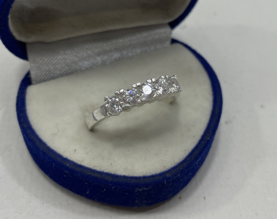 GÜMÜŞ 5 TAŞ YÜZÜK