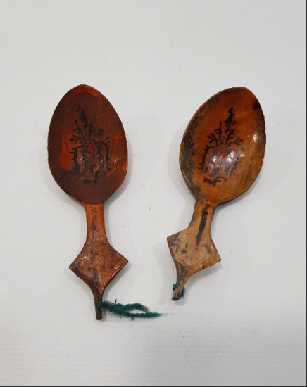 KONYA İŞİ İKİ ADET ANTİKA OYUN KAŞIĞI 