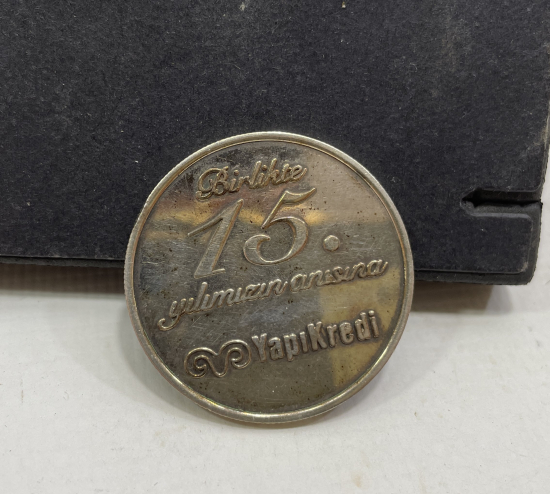 YAPI KREDİ BANKASININ 15. YILINA ÖZEL BASILMIŞ GÜMÜŞ MADALYON