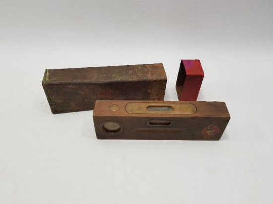 KUTUSUNDA ANTİKA SU TERAZİSİ