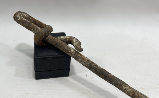 1. DÜNYA SAVAŞI DÖNEMİ ÇOK NADİR YILAN FORMUNDA İNGİLİZ ÇADIR KAZIĞI