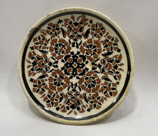 ÜZERİ HAÇ MOTİFLİ AZİM USTA İŞİ KÜTAHYA DUVAR TABAĞI