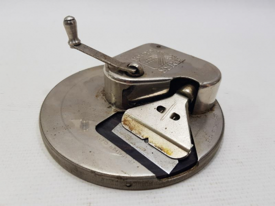 KUTUSUNDA ANTİKA JİLET BİLEME ALETİ 