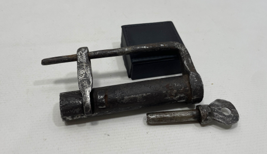 OSMANLI DÖNEMİ ORJİNAL ANAHTARIYLA PRİMİTİF FORMDA NADİR KİLİT