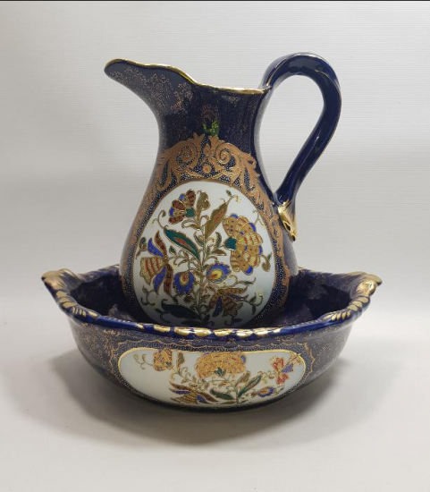 ANTİKA ALTIN YALDIZLI VE MİNELİ PORSELEN BANYO SETİ 