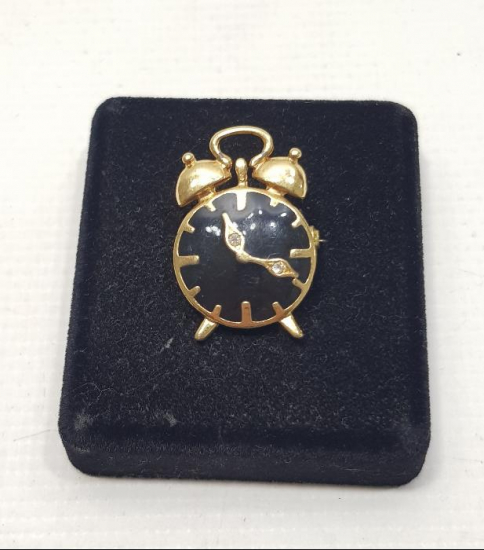 SAAT FORMLU ALTIN KAPLAMA MİNELİ BROŞ 