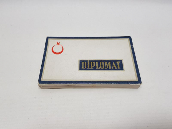 İÇİ DOLU DİPLOMAT SİGARA KUTUSU 