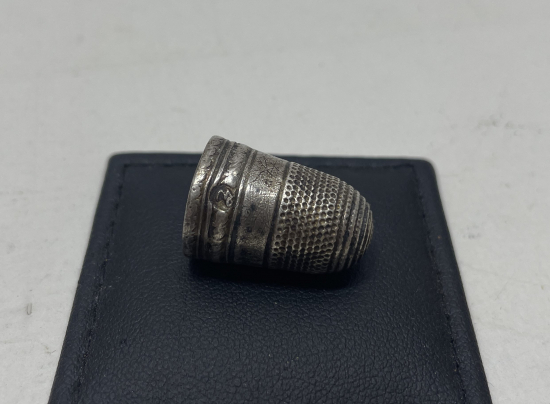 OSMANLI DÖNEMİ TUĞRALI GÜMÜŞ VE ERMENİCE YAZILI ÇOK NADİR TERZİ YÜKSÜĞÜ