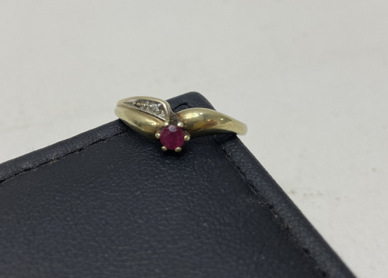 YAKUT VE PIRLANTA TAŞLI ZİHGİR FORMUNDA ANTİKA ALTIN YÜZÜK