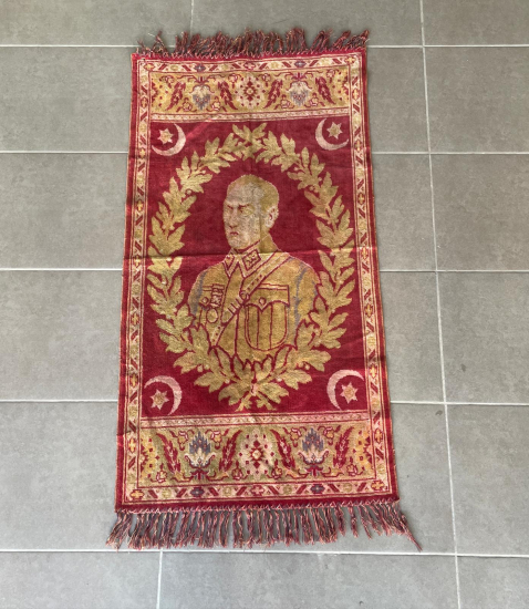 OSMANLI SON DÖNEM ÇOK NADİR ASKERİ KIYAFETLİ VE OSMANLI NİŞANLI ATATÜRK DUVAR HALISI